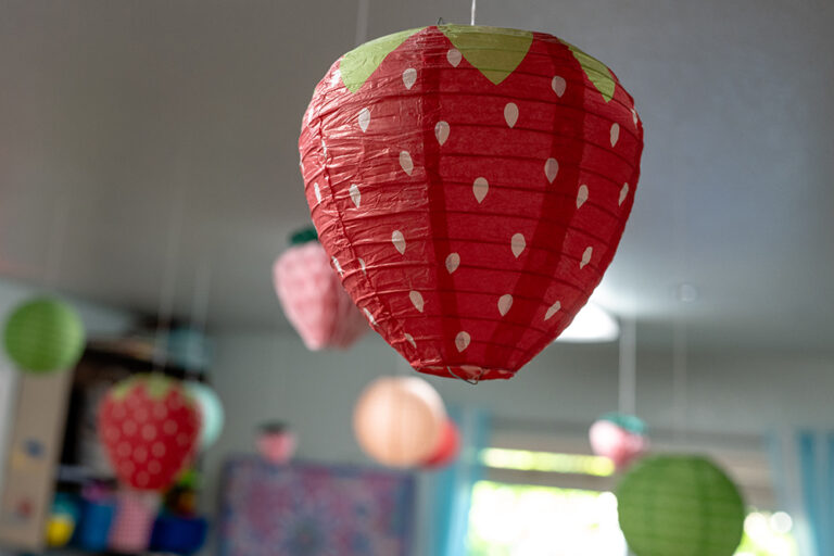 caterpiller-strawbetter